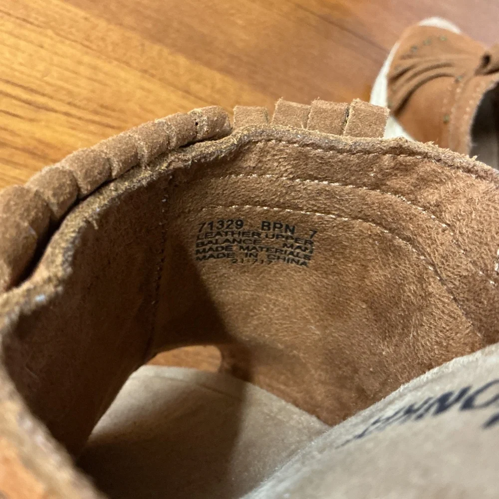 Minnetonka Women Brown Leather Studded Fringe Boho Espadrille Wedge Sandal Size
